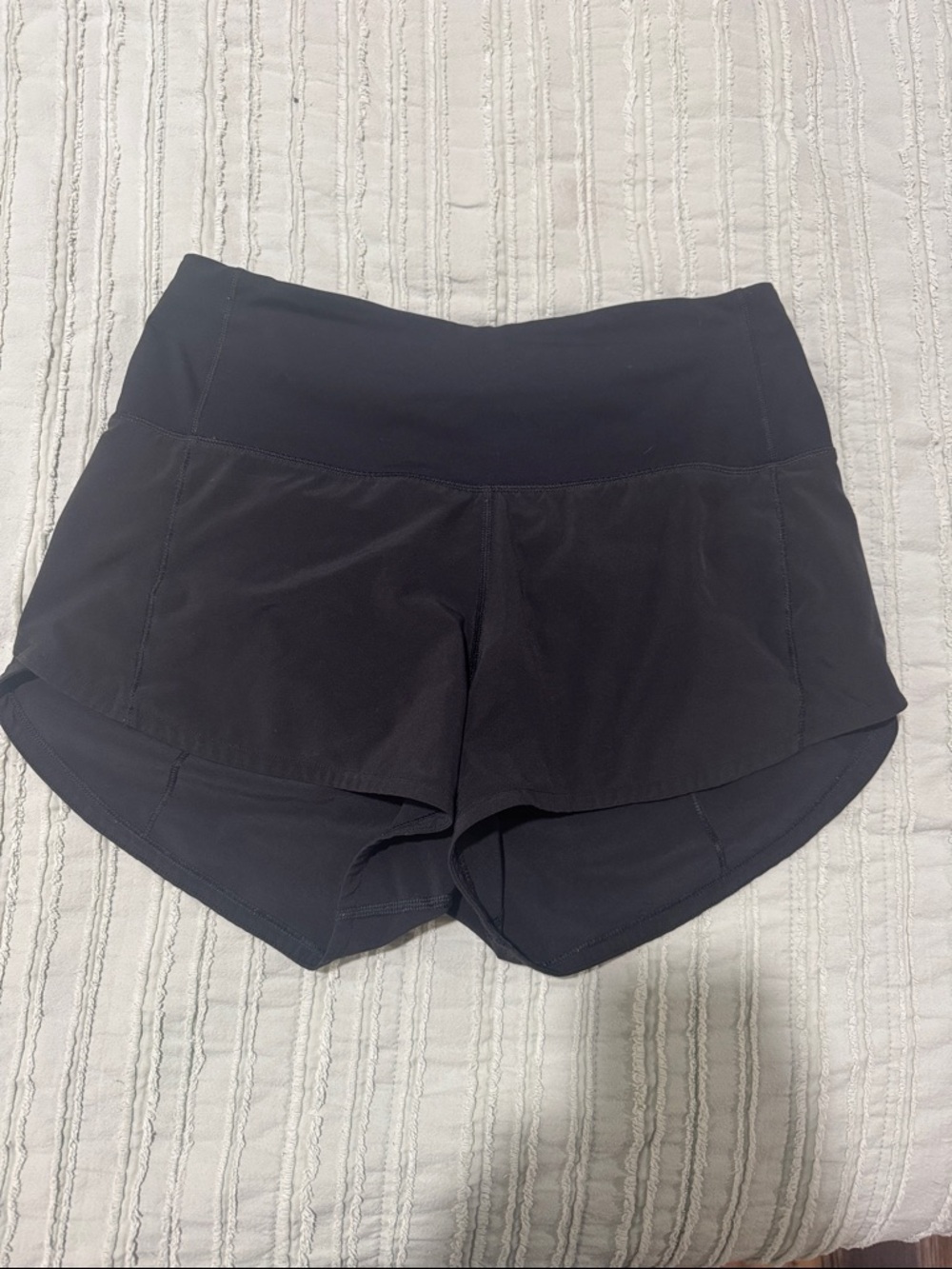 Lululemon Speed Up High Rise Shorts 2.5”